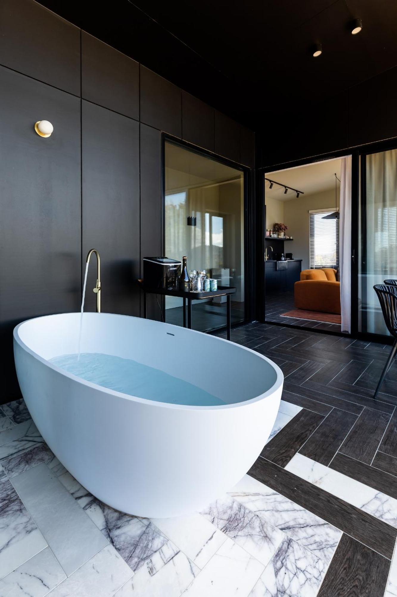 Wherewithal Luxury Suites Carlton 외부 사진